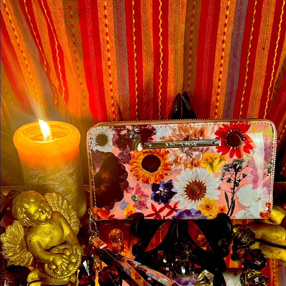 NWOT BETSEY JOHNSON WALLET